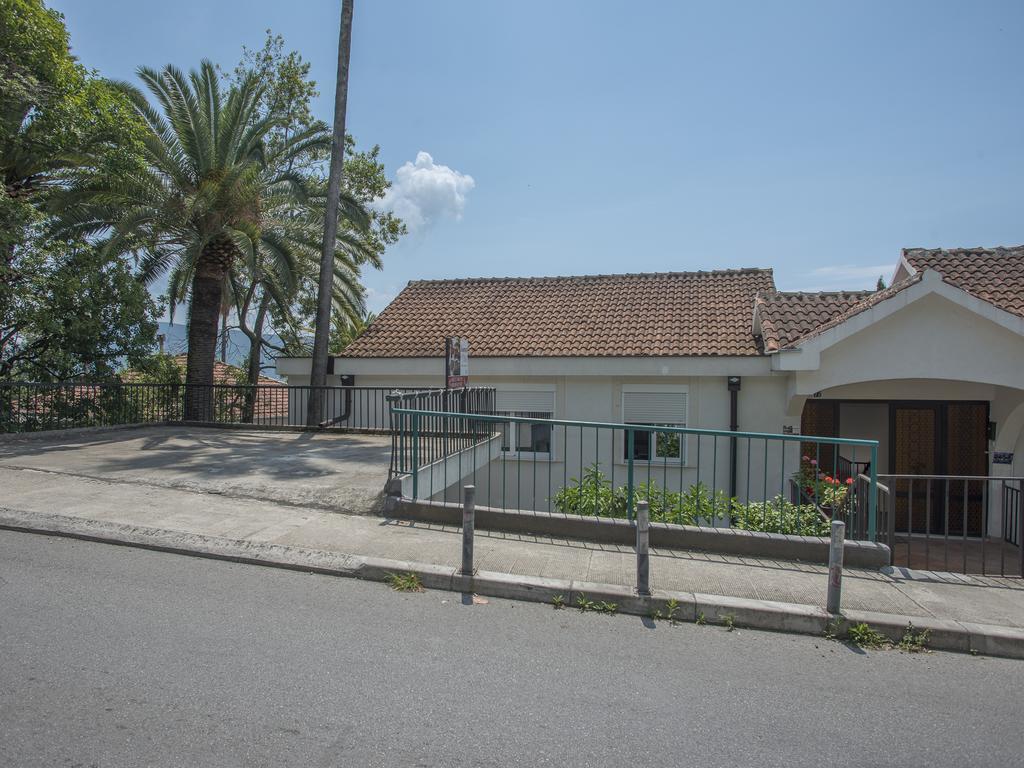 הרצג-נובי Apartments Dikan מראה חיצוני תמונה
